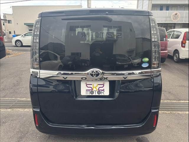 TOYOTA VOXY 2014 Image 31