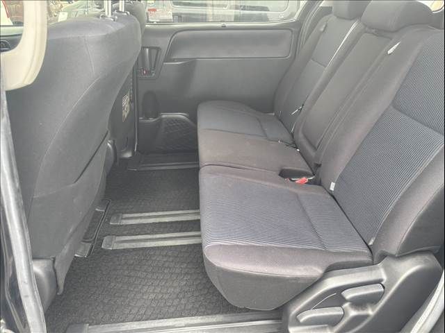 TOYOTA VOXY 2014 Image 31