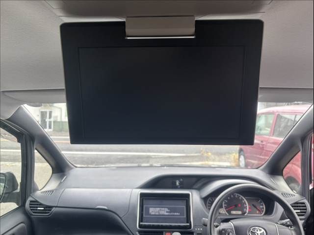 TOYOTA VOXY 2014 Image 31