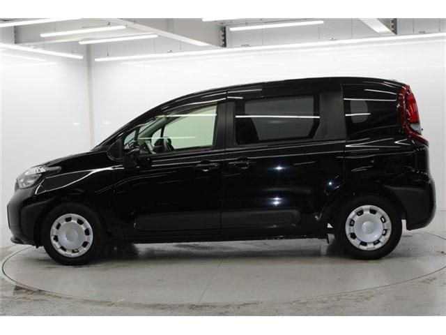 TOYOTA SIENTA HYBRID 2022 Image 31