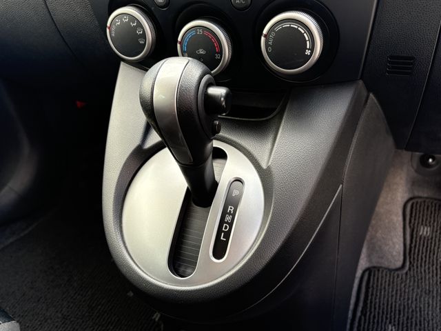 MAZDA DEMIO 2012 Image 31