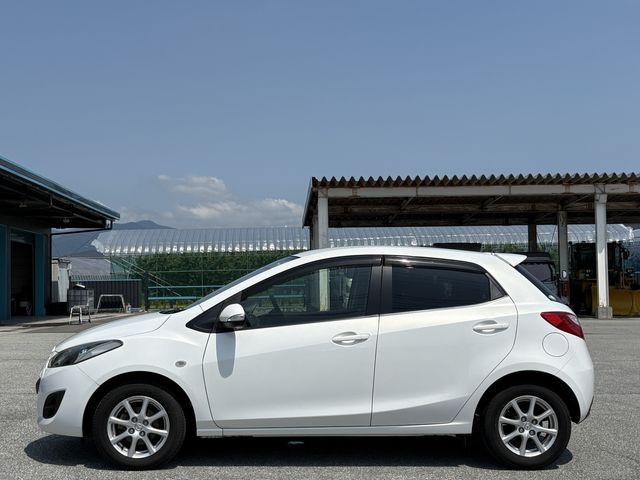 MAZDA DEMIO 2012 Image 31