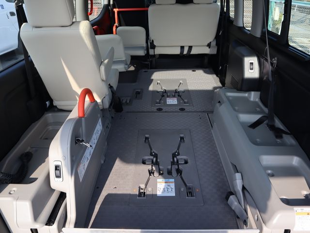 NISSAN CARAVAN VAN 4WD 2022 Image 31