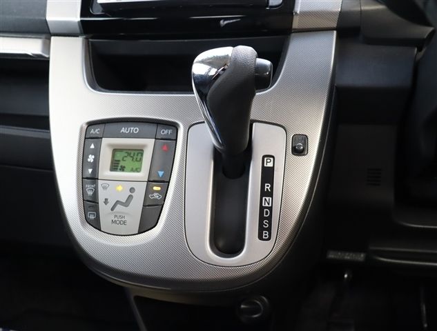 DAIHATSU MOVE CUSTOM 2013 Image 31