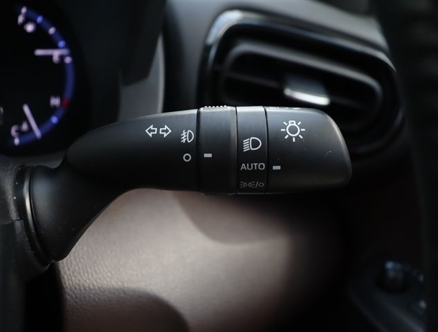 TOYOTA YARIS CROSS HYBRID 2021 Image 31