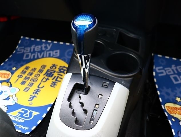 TOYOTA AQUA 2013 Image 31