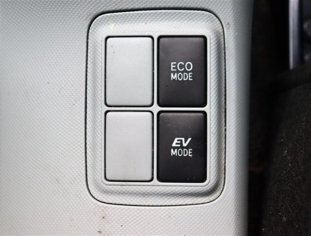 TOYOTA AQUA 2013 Image 31