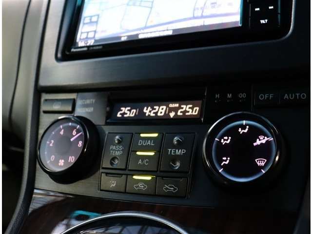 TOYOTA MARK X ZIO 2011 Image 31