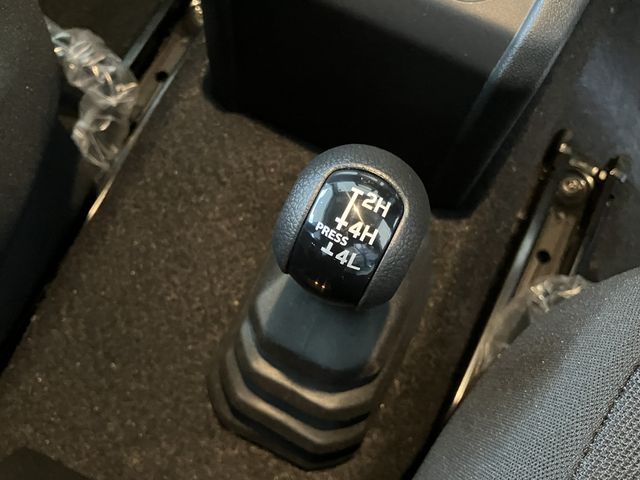 SUZUKI JIMNY NOMADE 2025 Image 31