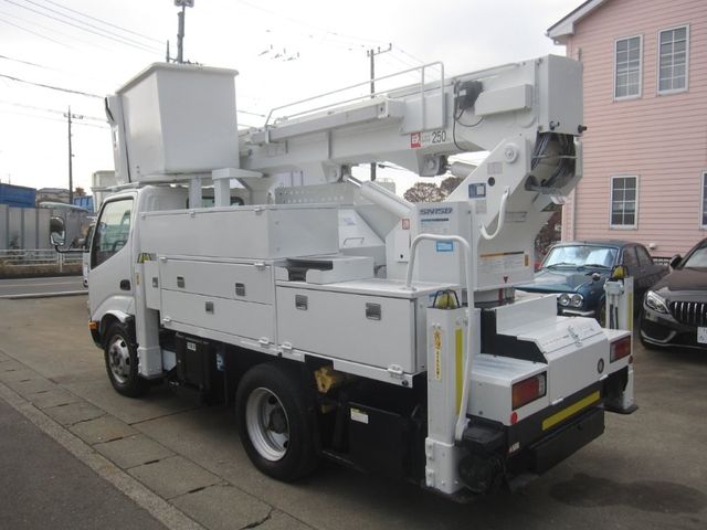 HINO DUTRO 2011 Image 31