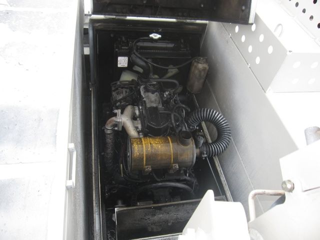 HINO DUTRO 2011 Image 31