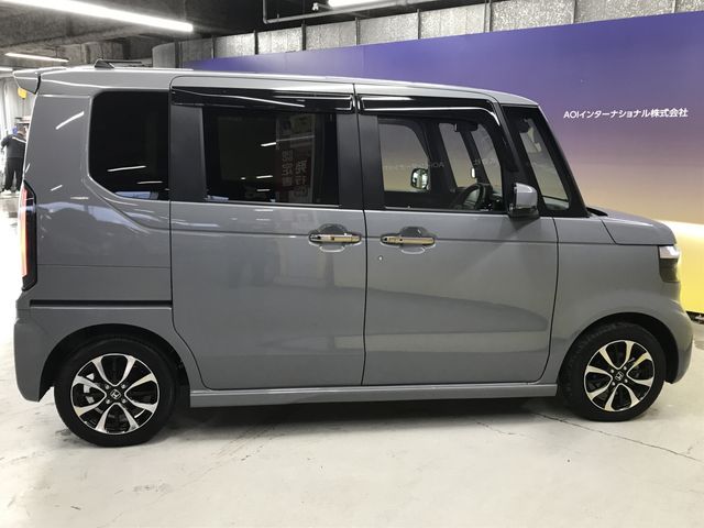 HONDA N BOX CUSTOM 2024 Image 31