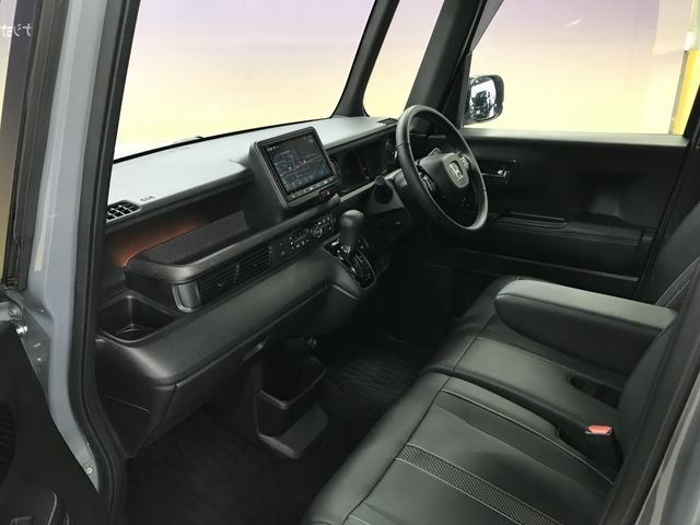 HONDA N BOX CUSTOM 2024 Image 31