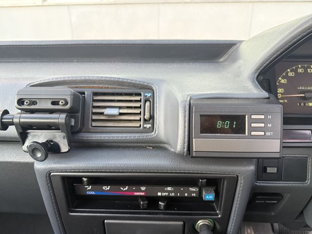 TOYOTA MARK2 WAGON 1985 Image 31