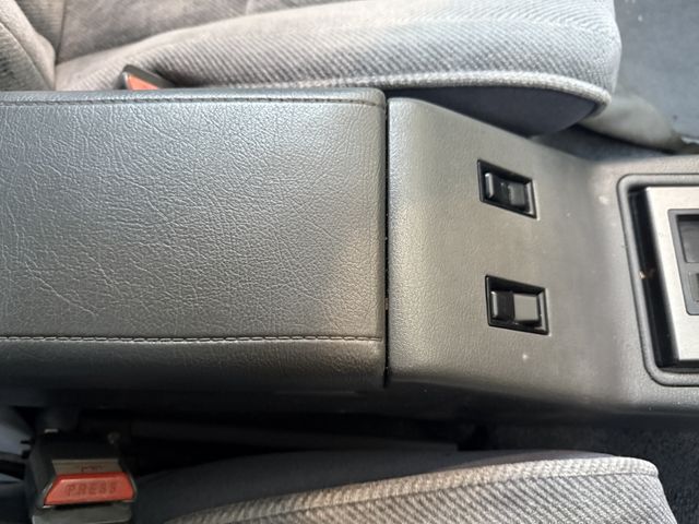 TOYOTA MARK2 WAGON 1985 Image 31