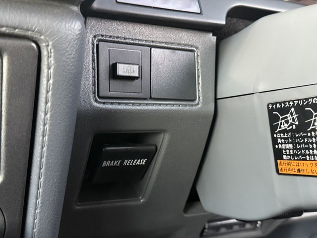 TOYOTA MARK2 WAGON 1985 Image 31