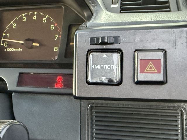 TOYOTA MARK2 WAGON 1985 Image 31