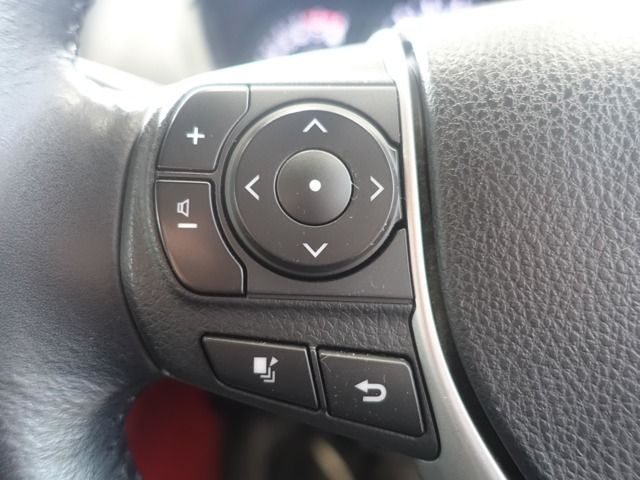 TOYOTA VOXY 2017 Image 31