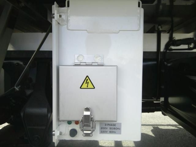 MITSUBISHI FUSOU FIGHTER 2025 Image 31