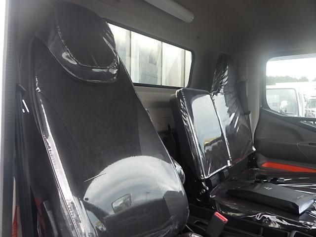 MITSUBISHI CANTER 2024 Image 31