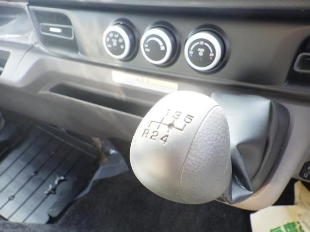 MITSUBISHI CANTER 2024 Image 31