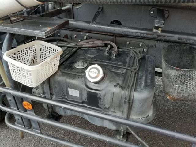 MITSUBISHI FUSOU FIGHTER 2010 Image 31