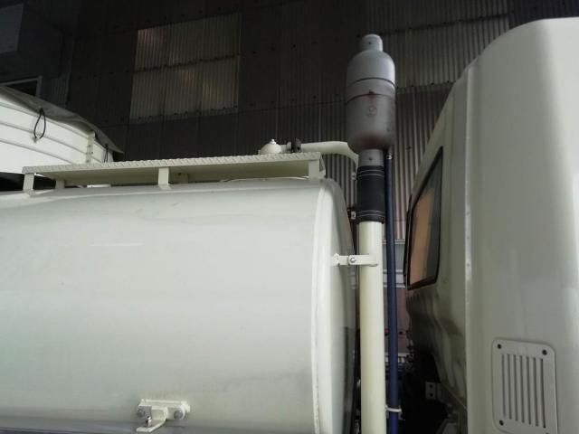 MITSUBISHI FUSOU FIGHTER 2010 Image 31