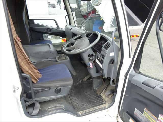 MITSUBISHI FUSOU FIGHTER 2015 Image 31