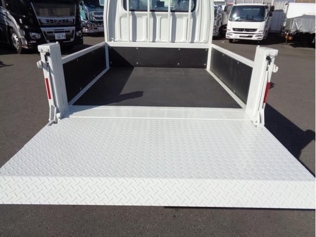 MITSUBISHI CANTER 2025 Image 31