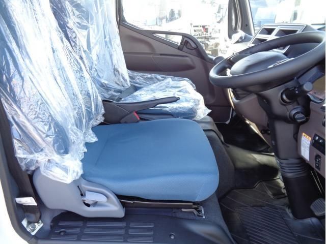 MITSUBISHI CANTER 2025 Image 31