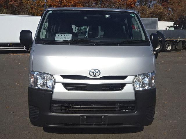 TOYOTA HIACE 2022 Image 31