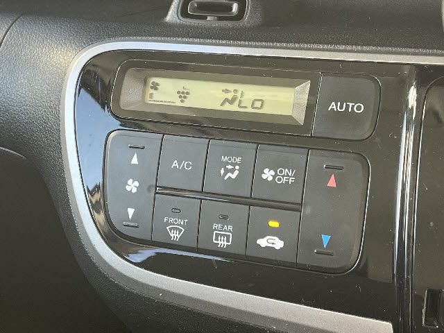 HONDA N BOX 2015 Image 31