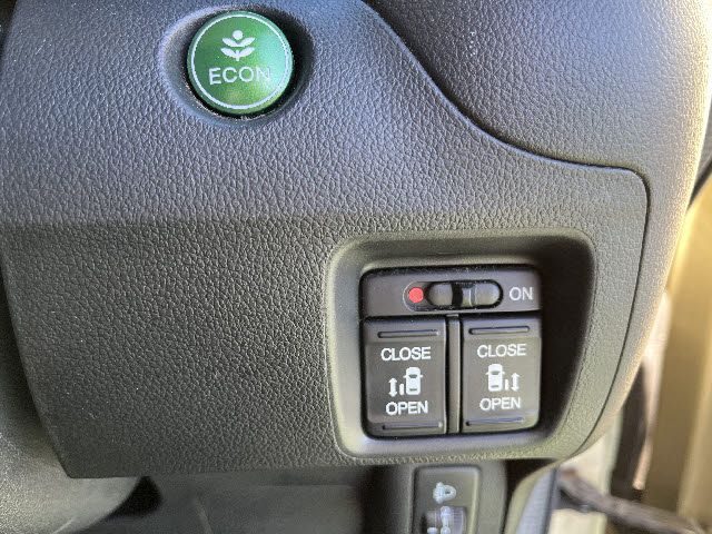 HONDA N BOX 2015 Image 31