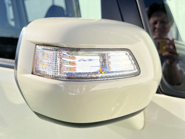 HONDA N BOX 2015 Image 31