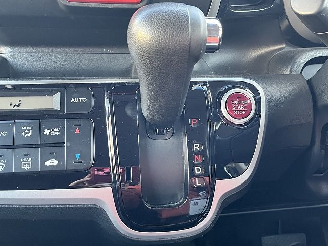 HONDA N BOX CUSTOM 2013 Image 31