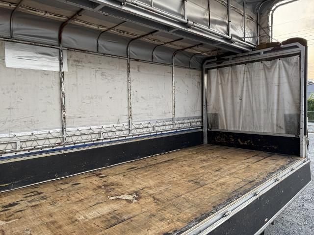 HINO DUTRO 2018 Image 31