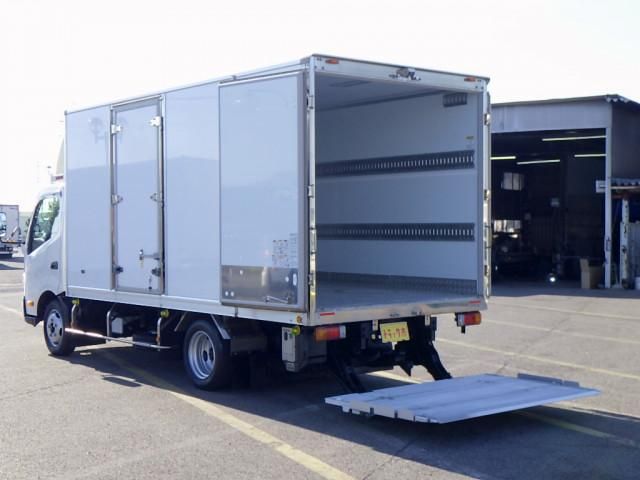 HINO DUTRO 2021 Image 31