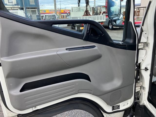 MITSUBISHI CANTER 2019 Image 31