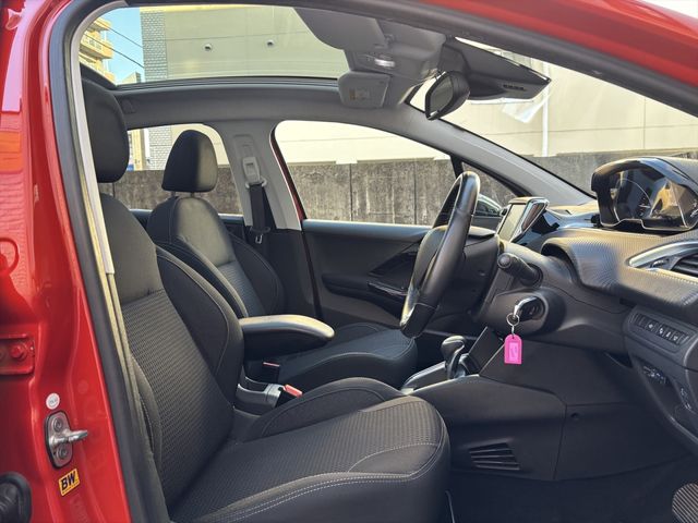 PEUGEOT 208 2016 Image 31