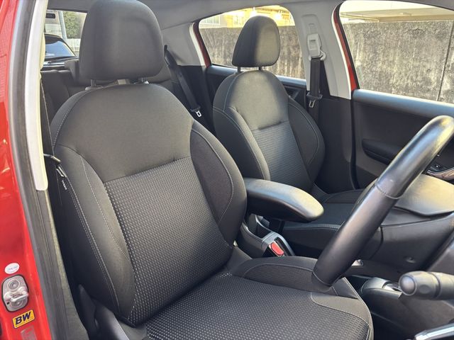 PEUGEOT 208 2016 Image 31