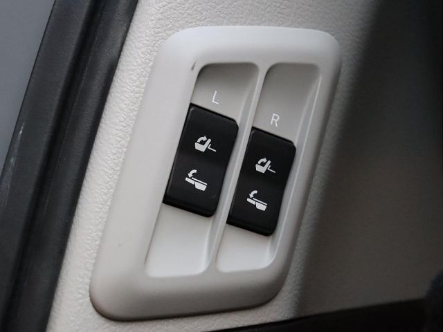 TOYOTA LANDCRUISER PRADO 2019 Image 31