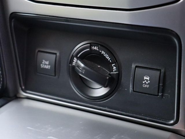 TOYOTA LANDCRUISER PRADO 2019 Image 31