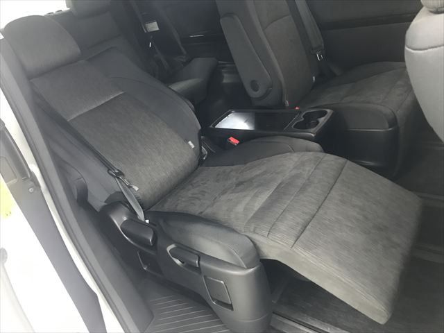 TOYOTA VELLFIRE  HYBRID 4WD 2012 Image 31