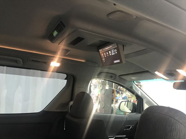 TOYOTA VELLFIRE  HYBRID 4WD 2012 Image 31