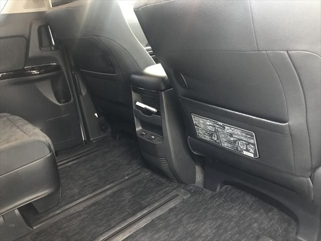 TOYOTA VELLFIRE  HYBRID 4WD 2012 Image 31