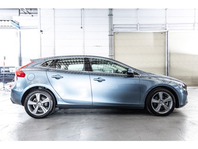 VOLVO V40 2013 Image 31