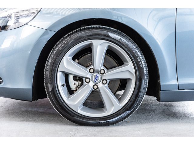 VOLVO V40 2013 Image 31