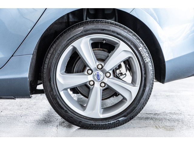 VOLVO V40 2013 Image 31