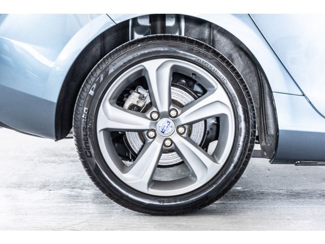 VOLVO V40 2013 Image 31