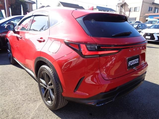 TOYOTA LEXUS NX450H+ AWD 2024 Image 31